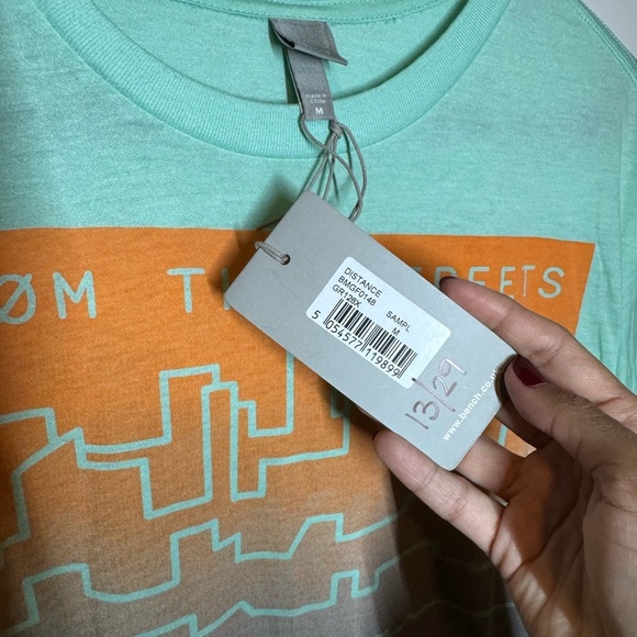 Bench “From the Streets to the Shores” Graphic Size M NWT - Picture 3 of 4